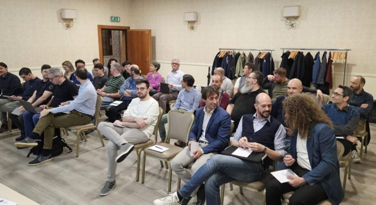 InnoTech_Delivery_Meeting_Persone_Innovazione_Visione